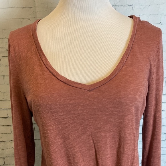 Express One Eleven V-Neck Tie Front Easy Long Sleeve Lightweight Shirt Normcore - Picture 4 of 15